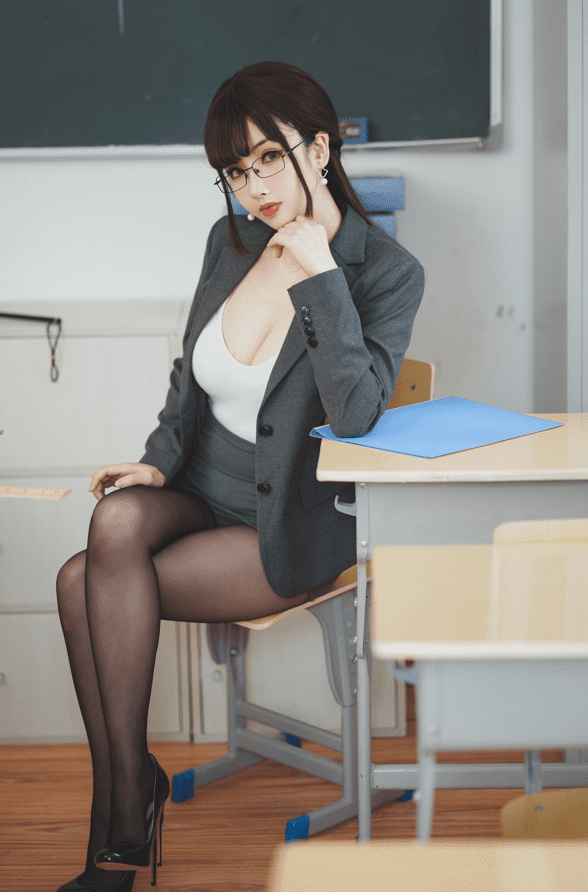 【抢鲜】rioko凉凉子–NO.085 奇怪的老师[25P-196MB]预览图 2