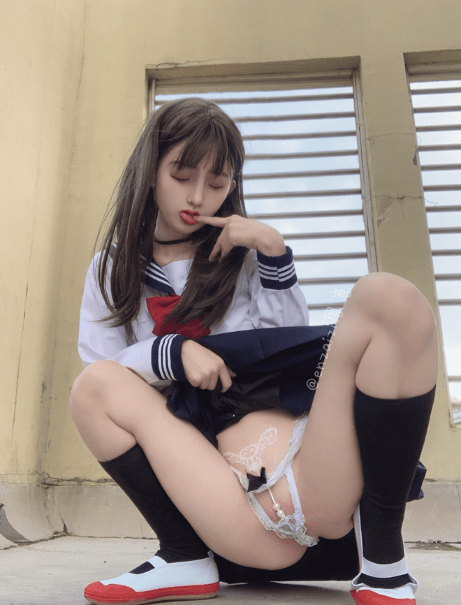 恩崽 – 天台水手服[125P1V-298MB]