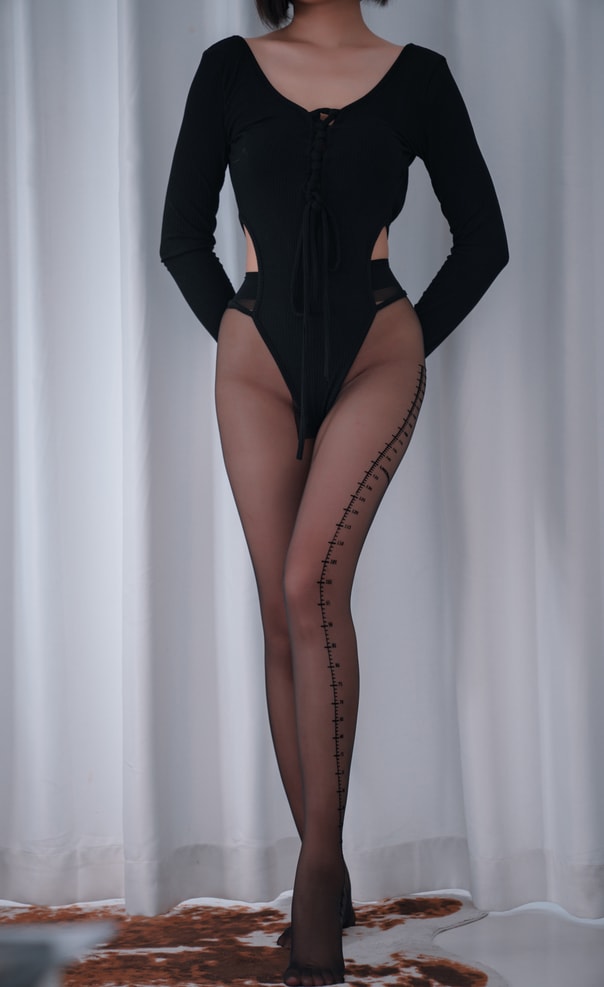 轩萧学姐 – NO.029 量个腰围[32P-50MB]