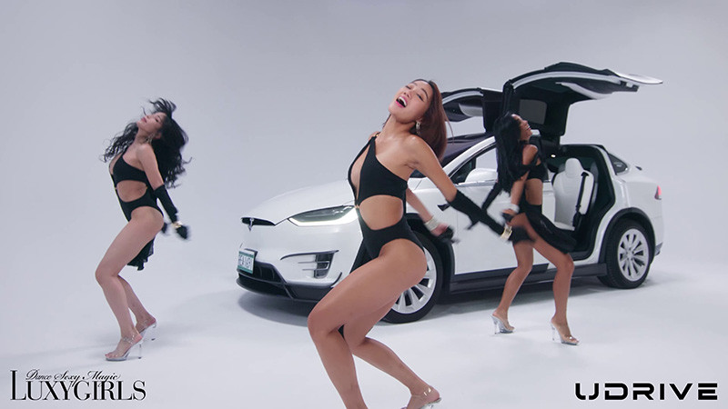 [热舞]逆天长腿Luxygirls X年度一镜到底舞蹈影片与特斯拉共舞