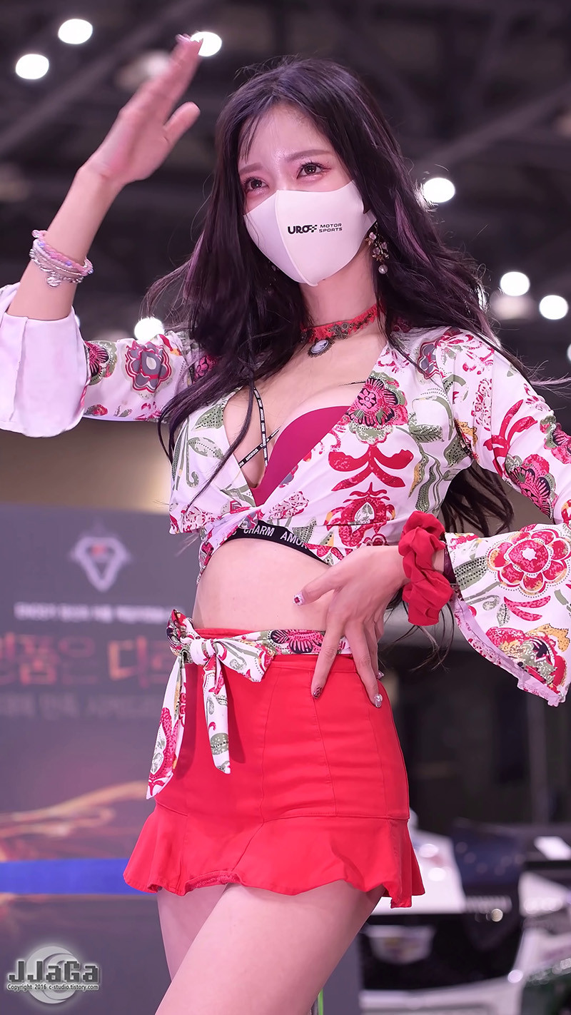 [展会]韩国车展模特韩敏英Han Min-young红色迷你裙