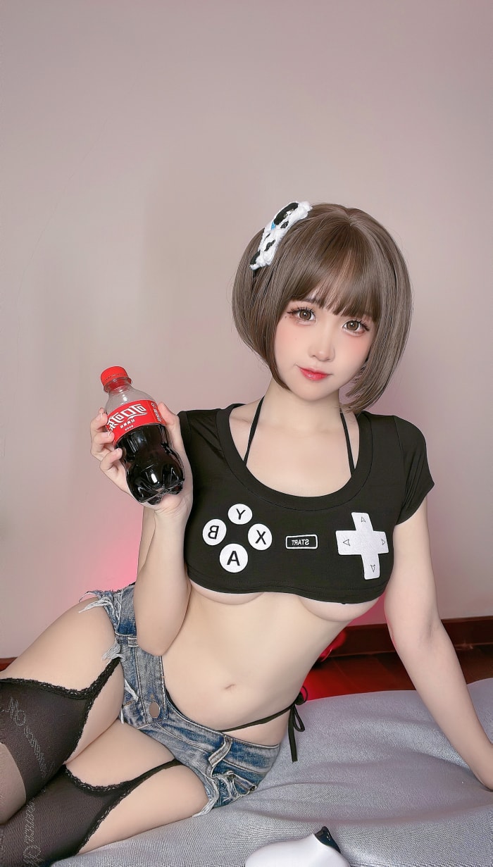 miko酱ww NO.65 23年02月合集 [211P-1.18GB]