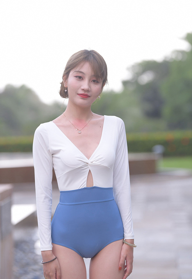 [街拍]483.[视觉冲击旅拍摄影作品]蓝色泳装女孩[图片/视频/20.94GB]