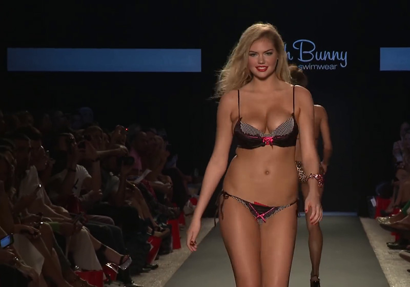 [展会]模特Beach bunny沙滩泳装时装秀