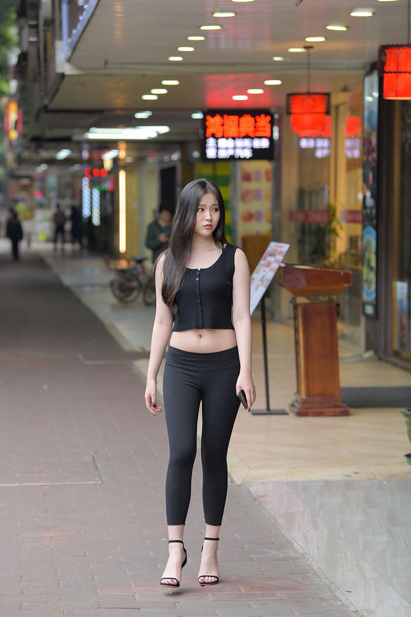 [街拍]F31.极品黑色瑜伽裤美女[图片/视频/13.78GB]