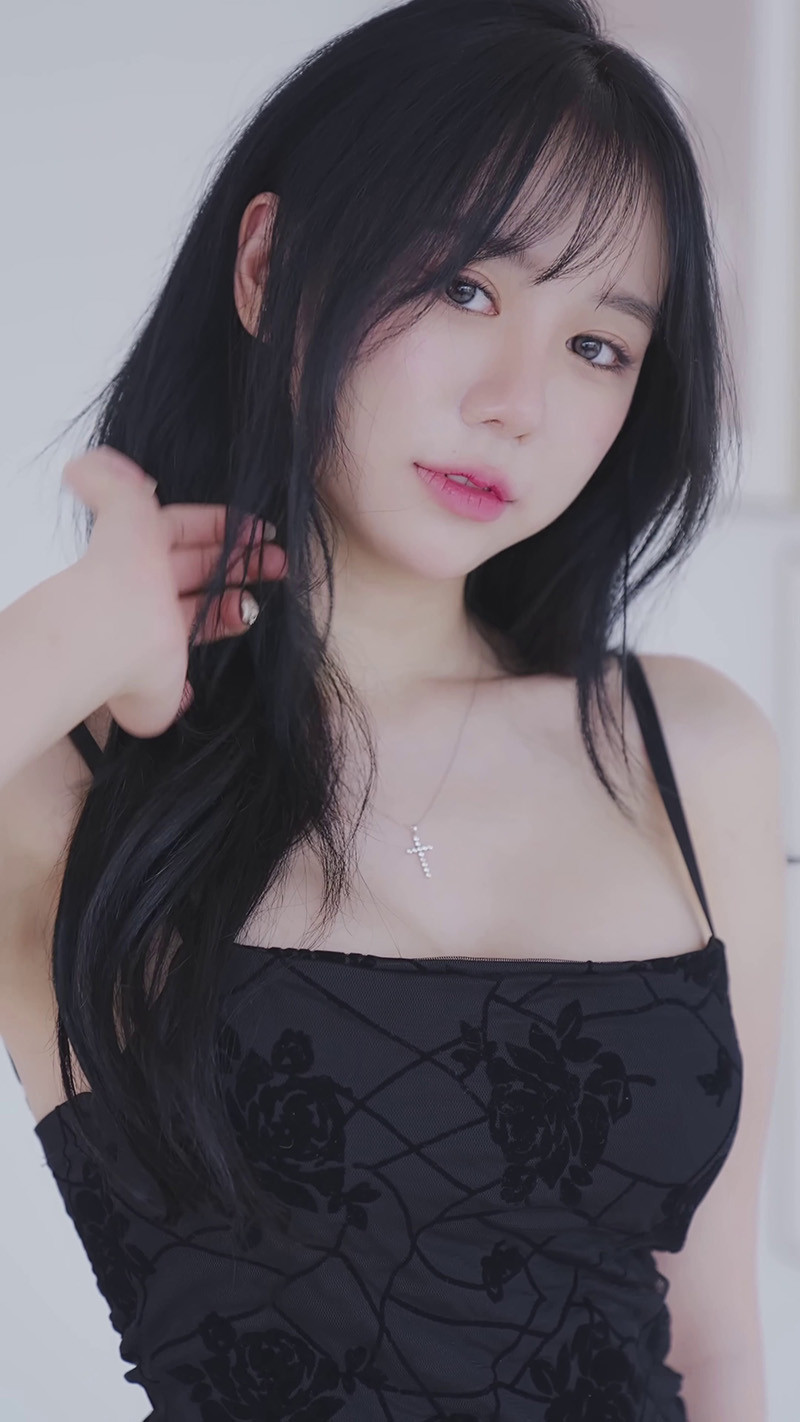 [写真]lookbook竖版拍摄Judy性感裙装内衣室内拍摄3则