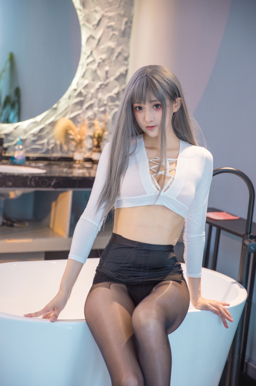 冬马路纱- 浴缸湿身黑丝