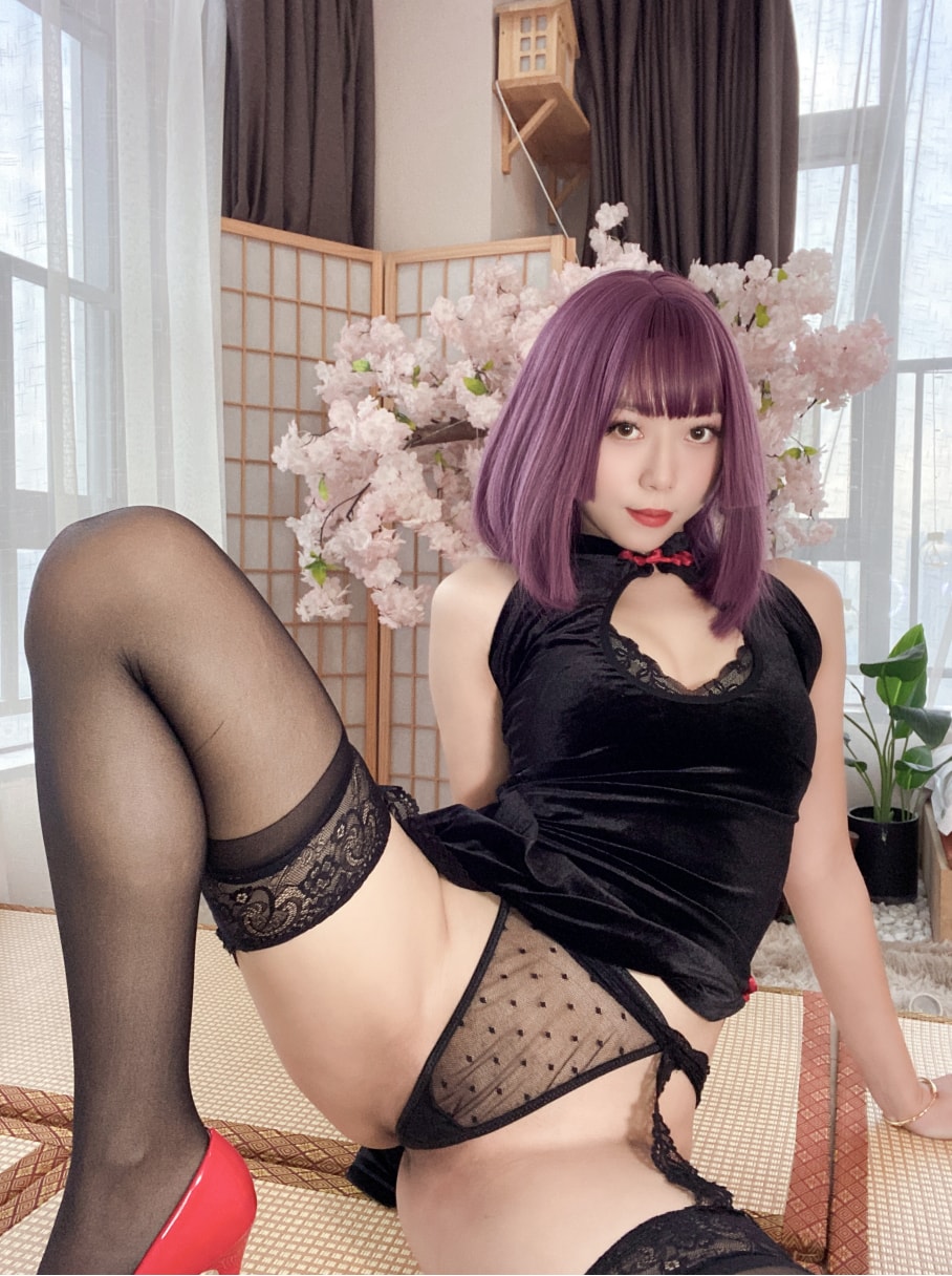 Money冷冷 – NO.42 高叉旗袍蕾丝裙