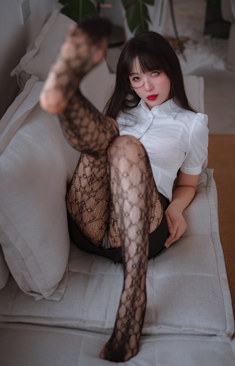 轩萧学姐 – 写真套图合集【持续更新中】预览图 3 轩萧学姐 – 写真套图合集【持续更新中】预览图 3