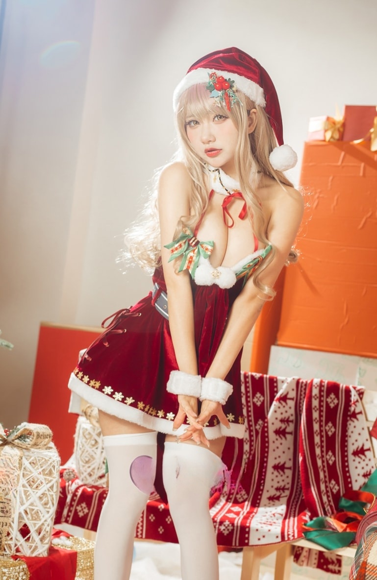 是一只熊仔吗 NO.042 Nikke胜利女神 艾玛圣诞